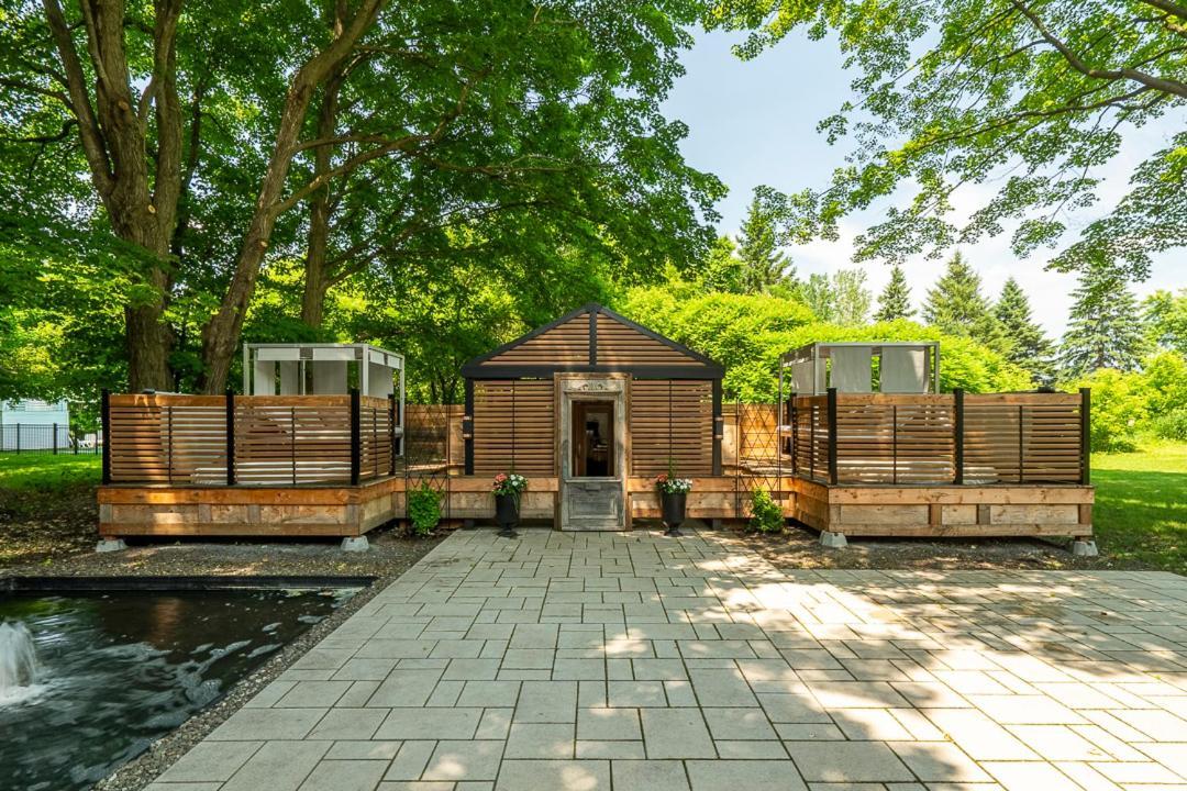 Auberge Nuits De St-Georges Bromont Buitenkant foto
