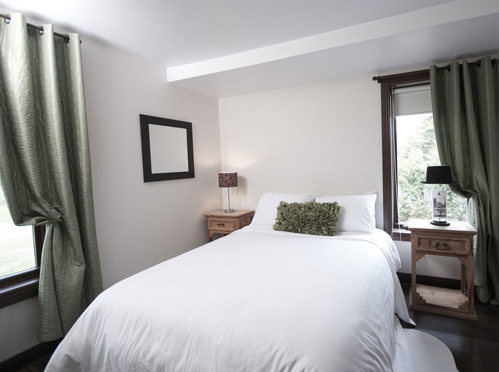 Auberge Nuits De St-Georges Bromont Buitenkant foto