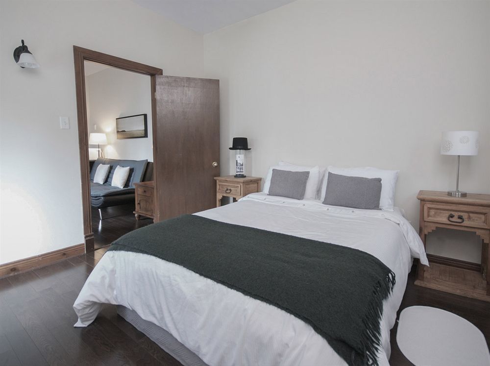 Auberge Nuits De St-Georges Bromont Buitenkant foto